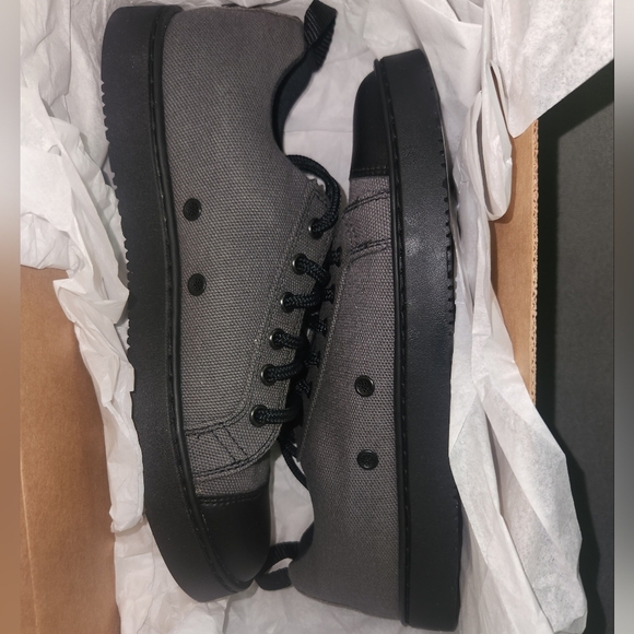 New in box Woobies Mod 1 Shoes Mens Canvas Cemento Gray Lo Top Lace Up‎ - Picture 11 of 14